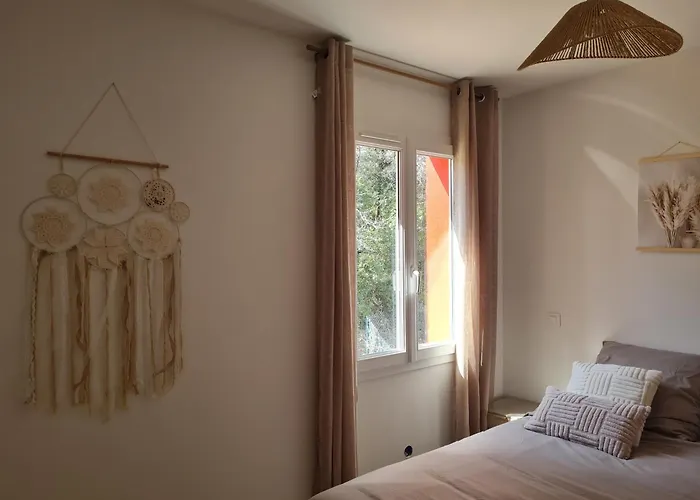 Holiday home Des Oliviers Avec Piscine Privee - 5min Des Gorges Ardeche Saint-Julien-de-Peyrolas
