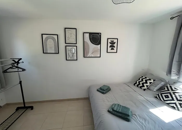 Holiday home Des Oliviers Avec Piscine Privee - 5min Des Gorges Ardeche Saint-Julien-de-Peyrolas